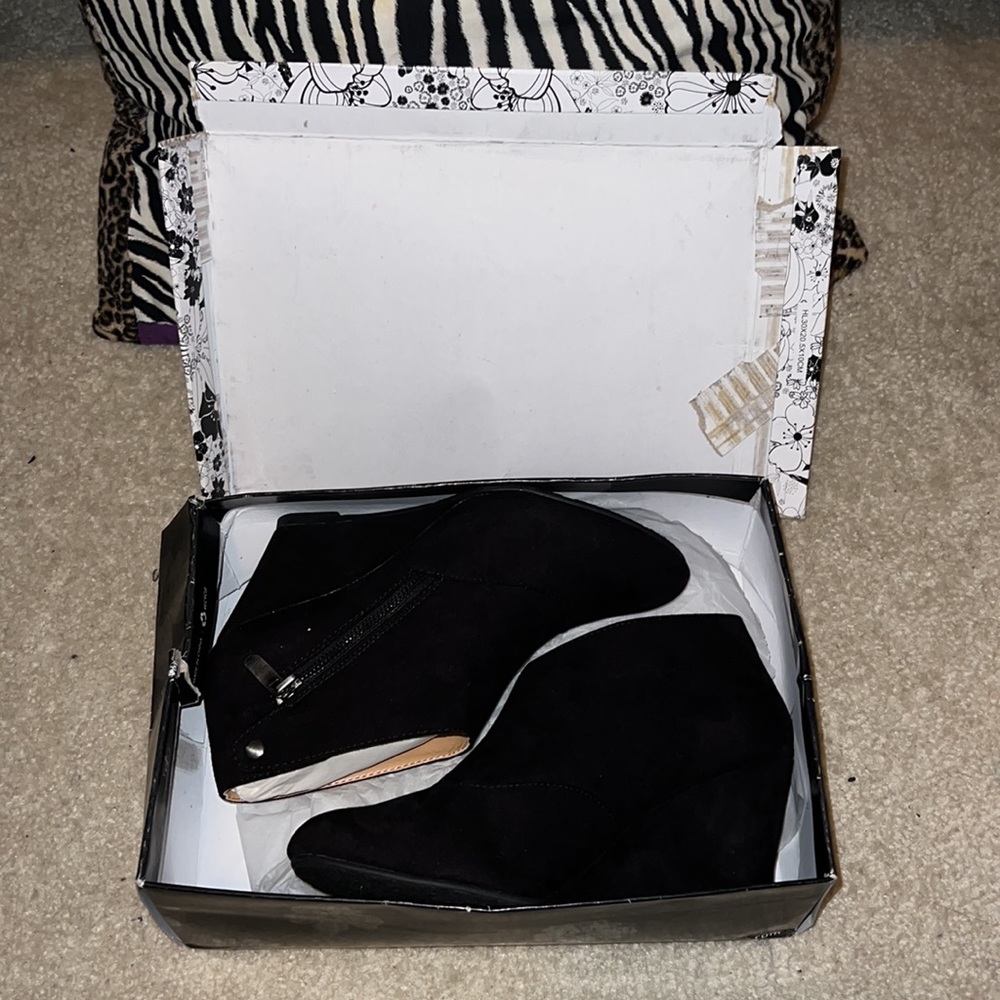 Black Wedge Shoes - Picture 7 of 11